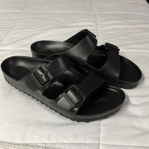 Men’s Size 9 Black Birkenstock foam slippers